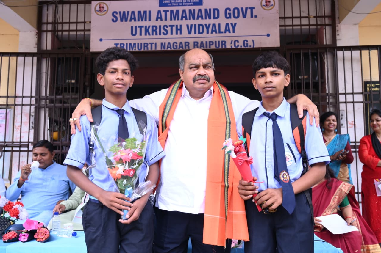 स्कूली शिक्षा को मिले नए पंख : विधायक पुरन्दर मिश्रा ने छात्र-छात्राओं को वितरित की साइकिलें…