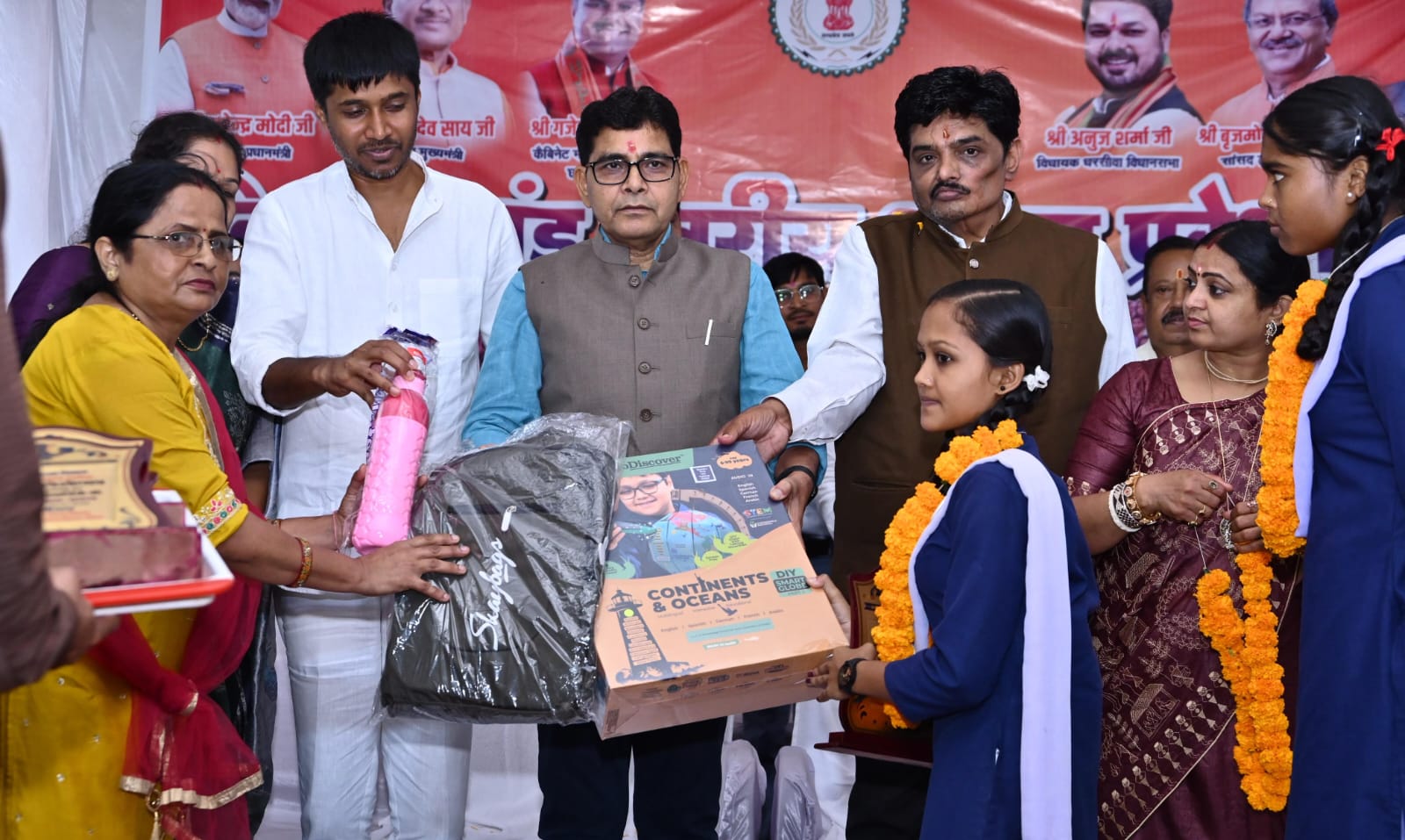 शिक्षा के साथ संस्कारों का समावेश ही समृद्ध छत्तीसगढ़ की नींव – राजस्व मंत्री टंक राम वर्मा