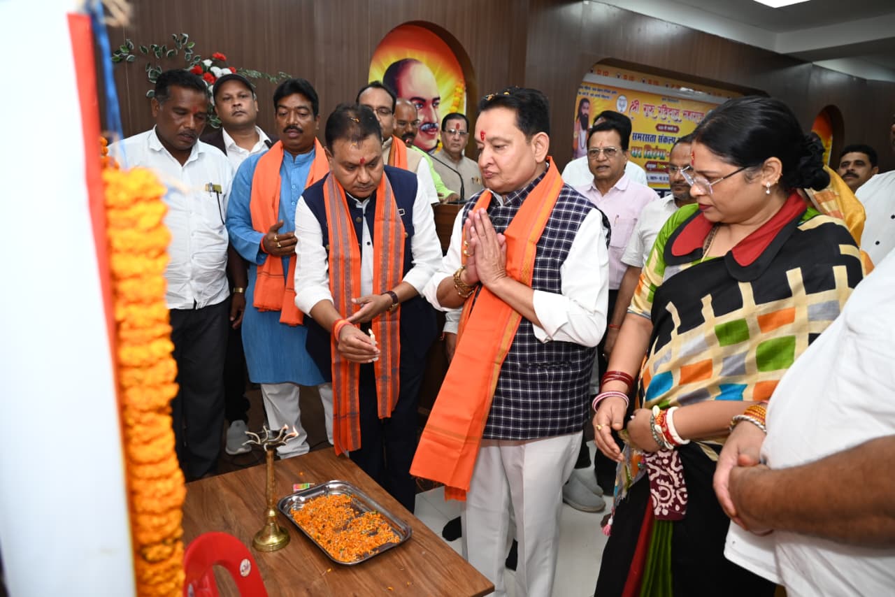 चंदई सारंगढ़ में भाजपा की जिला स्तरीय कार्यशाला संपन्न: बसना विधायक डॉ. संपत अग्रवाल ने ‘समरसता संकल्प’ और ‘हर घर तिरंगा अभियान’ का किया आह्वान…