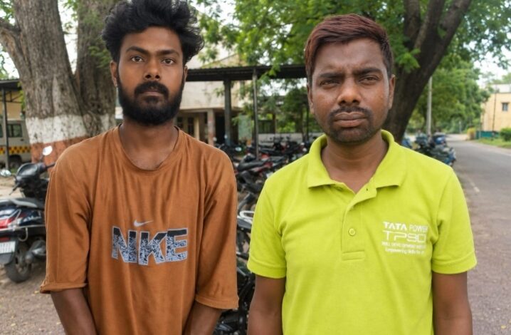मोबाइल हैक कर बैंक खातों से 3.94 लाख रूपये उड़ाने वाले 02 अंतर्राज्यीय ठग गिरफ्तार…