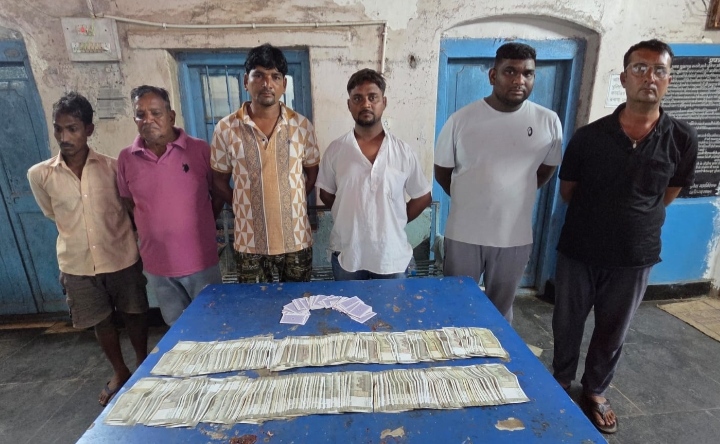 जुआ खेलते 06 आरोपी गिरफ्तार, 1,92,000 रुपये नगद जप्त, 04 आदतन जुआड़ी…
