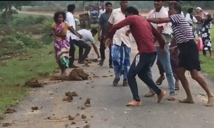 कुदाल, लाठी एवं अन्य हथियारों से लैस होकर खेत में जबरन प्रवेश कर मारपीट का मामला…