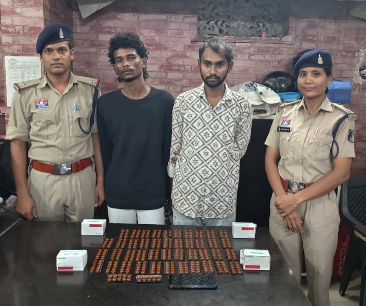 प्रतिबंधित नशीली टेबलेट के साथ 02 आरोपी गिरफ्तार…