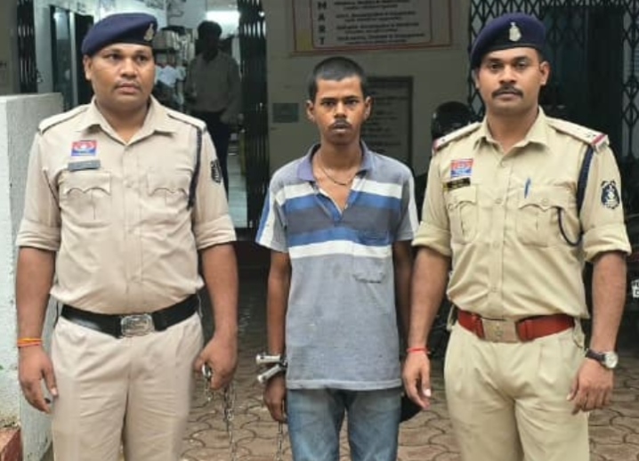 स्कूटी में आग लगाने से युवक की मौत के मामले का खुलासा, गैर-इरादतन हत्या के आरोप में आरोपी गिरफ्तार…