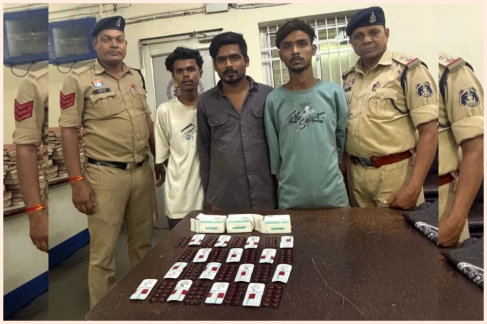 प्रतिबंधित नशीली टेबलेट के साथ 03 आरोपी गिरफ्तार…