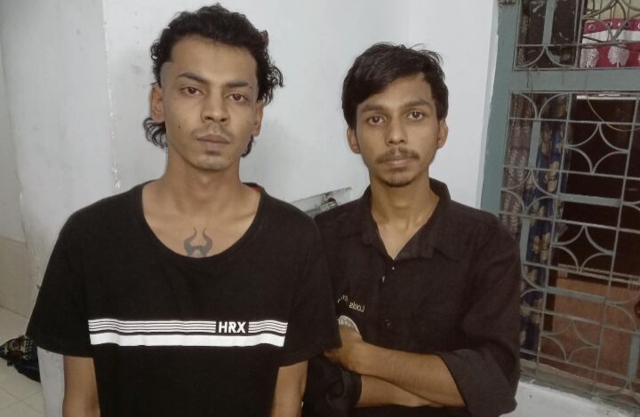 धारदार चाकू के साथ 02 आरोपी गिरफ्तार…