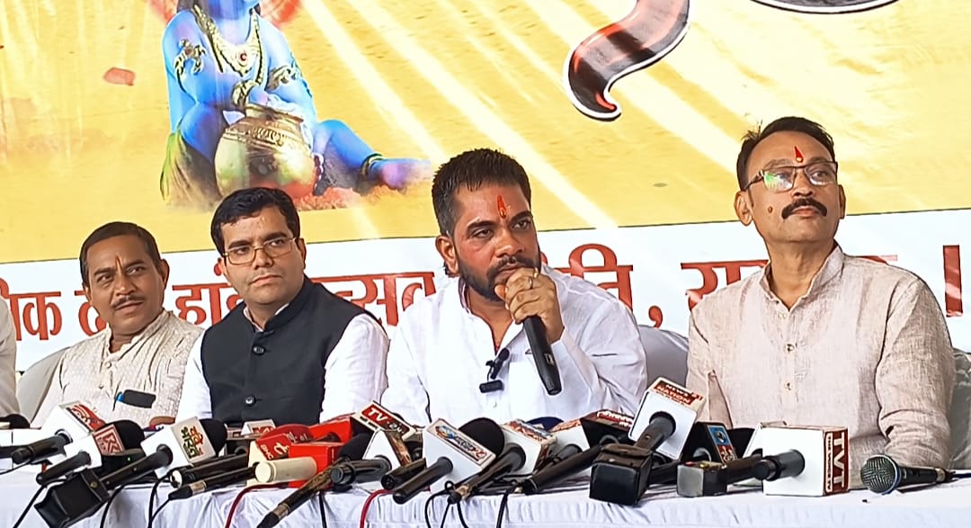 गुढ़ियारी में 15 लाख की दही हांडी के लिए मचेगी होड़, बी प्राक और लखबीर सिंह लक्खा बिखेरेंगे जलवा, भगवान श्रीकृष्ण की भक्ति में लीन होगा रायपुर…