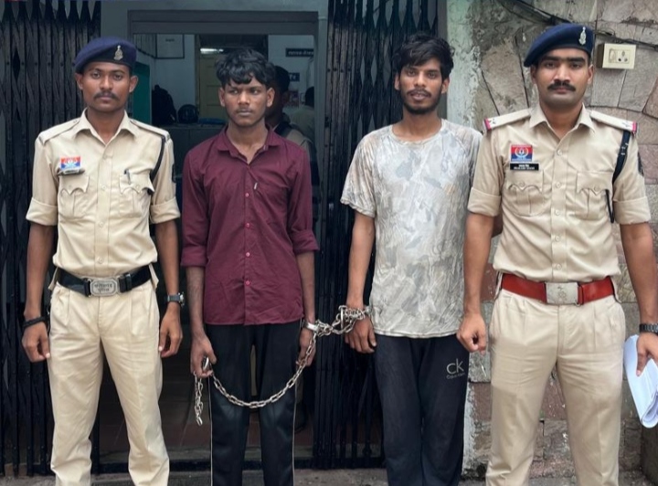 प्रतिबंधित नशीली टेबलेट के साथ 02 आरोपी गिरफ्तार…