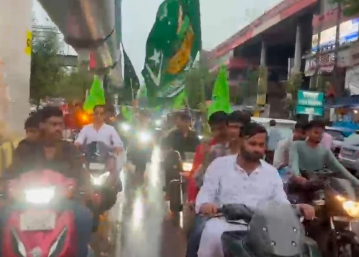 भारी बारिश मै निकली बाइक रैली सर्व समाज प्रमुख दिखाएं झण्डी हुसैनी सेना की बाइक रैली सम्पन्न…