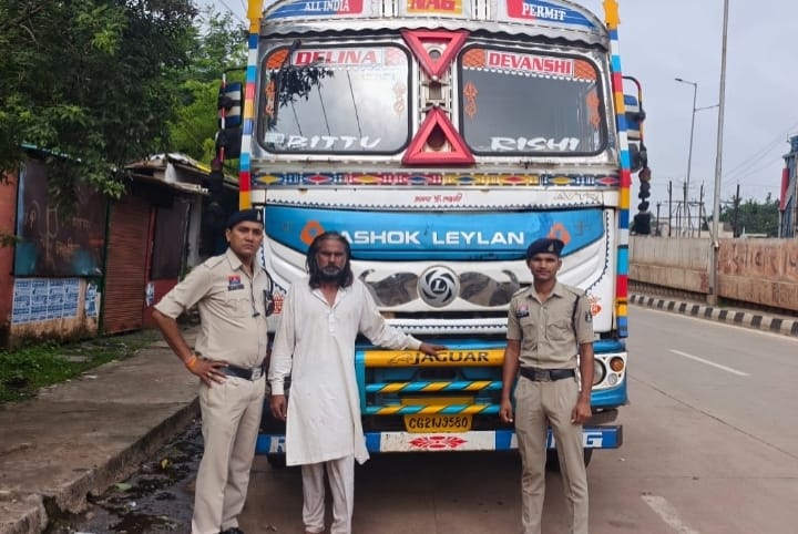 चोरी की सूचना मिलते ही पुलिस की त्वरित कार्रवाई, महज 02 घंटे के भीतर ₹50 लाख कीमत का 16 चक्का ट्रक बरामद…