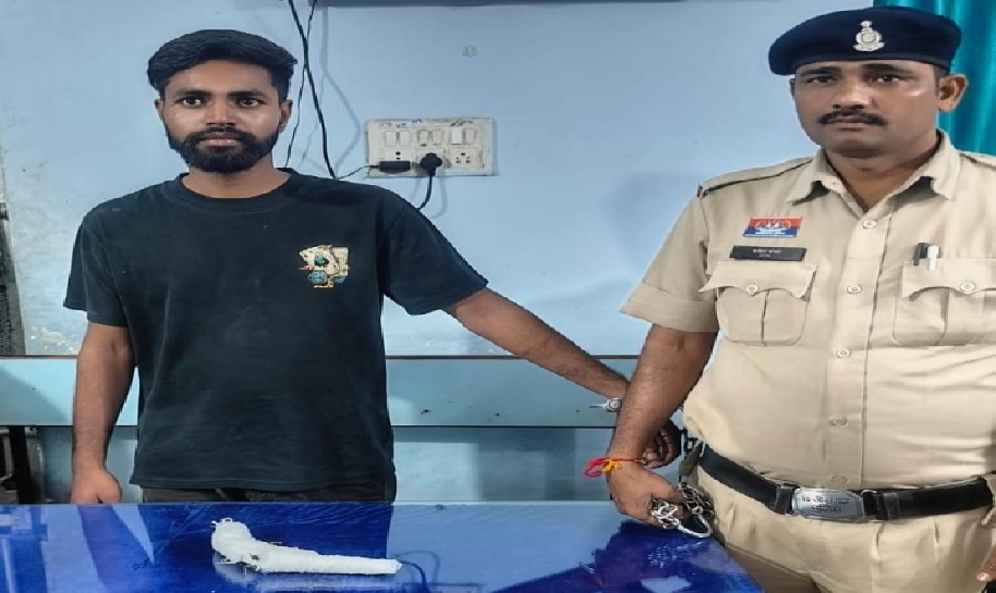 देशी कट्टा लेकर लोगों को भयभीत करने वाला आरोपी गिरफ्तार…