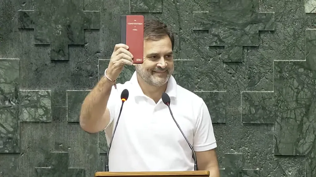 राहुल गांधी को राहत, सुप्रीम कोर्ट ने वीर सावरकर पर टिप्पणी से जुड़े आपराधिक मानहानि मामले को रद्द किया