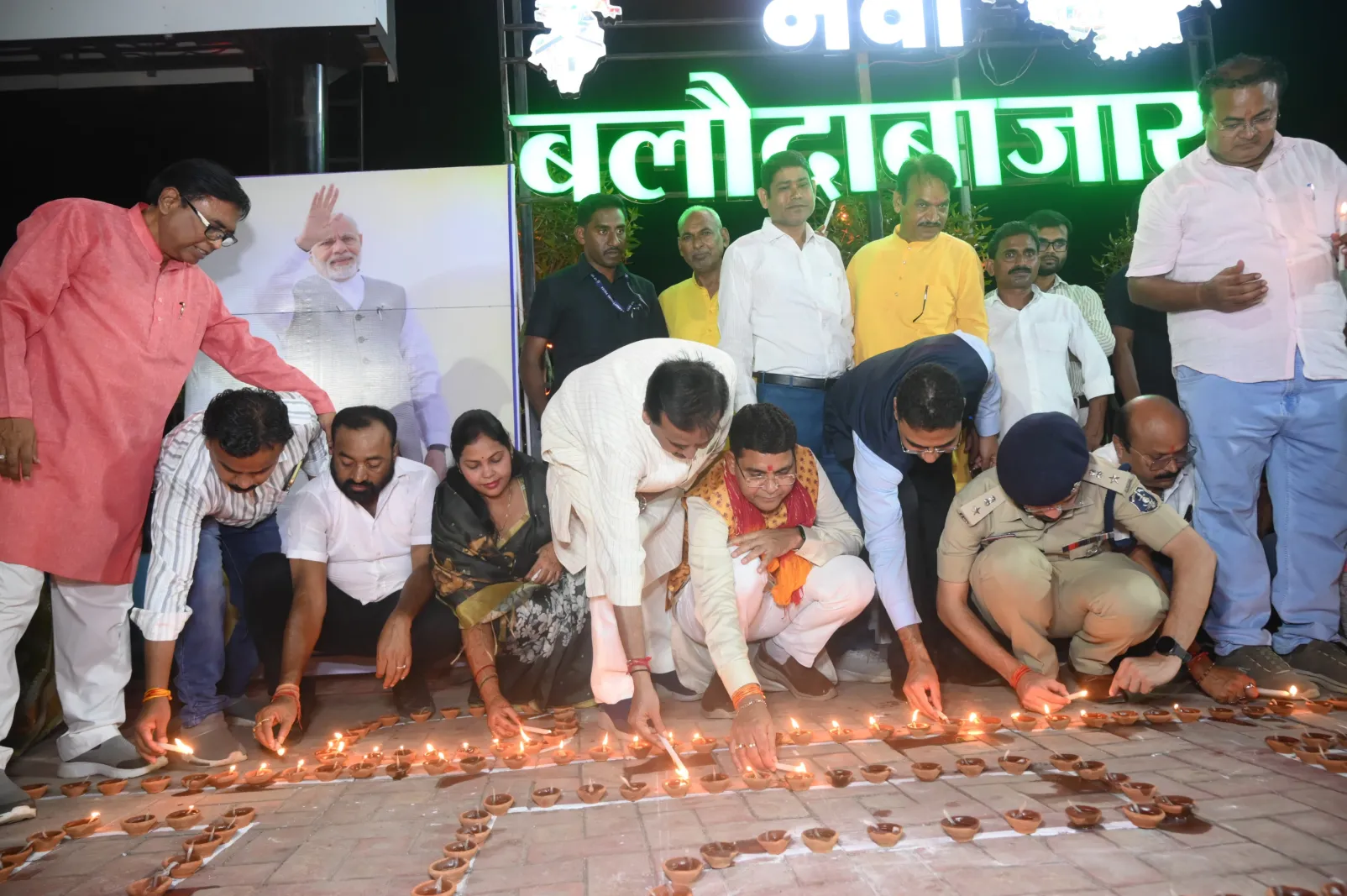 प्रधानमंत्री के 25 वर्षों के सेवाकाल पर बलौदाबाजार में ‘सेवा संकल्प अभियान’ का भव्य आगाज…