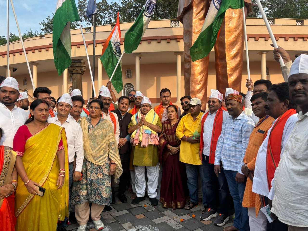 नशामुक्त समाज के संकल्प के साथ आगे बढ़ी पदयात्रा: विधायक पुरन्दर मिश्रा के नेतृत्व में 28 वें वर्ष में भी नशामुक्ति अभियान जारी, दूसरे दिन भी दिखी व्यापक जनभागीदारी…