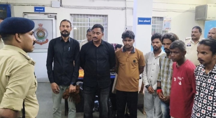 सेंट्रल जोन में चाकूबाजों के विरुद्ध अभियान, 24 घंटे में 5 व्यक्तियों के विरुद्ध आर्म्स एक्ट के तहत दर्ज हुआ मुकदमा…