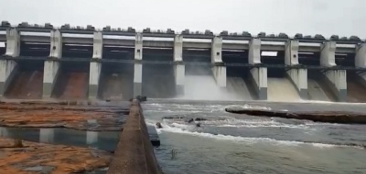 बांधों में बढ़ता जलस्तर, गंगरेल से 4 हजार क्यूसेक पानी छोड़ा गया…