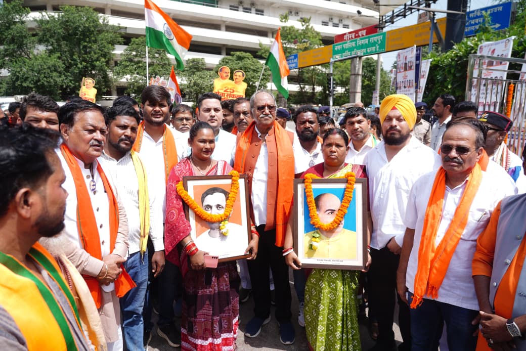 महात्मा गांधी और लाल बहादुर शास्त्री की जयंती पर सांसद बृजमोहन अग्रवाल ने अर्पित की श्रद्धांजलि: राजधानी में आयोजित विविध कार्यक्रमों में हुए शामिल…