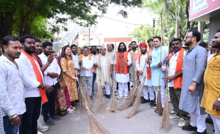 नशे के खिलाफ पुरन्दर मिश्रा की 28 साल की मुहिम, गांधी जयंती पर राज्यपाल रमेन डेका हुए शामिल…
