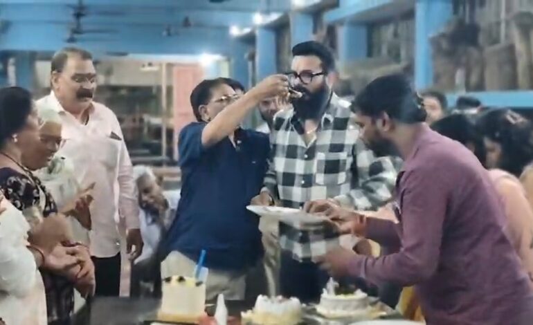 समाजसेवी एवं युवा नेता विवेक (मोंटी) जोशी का जन्मदिवस उल्लासपूर्वक संपन्न,गौ-सेवा और सद्भावना के साथ लिया जनकल्याण का संकल्प…