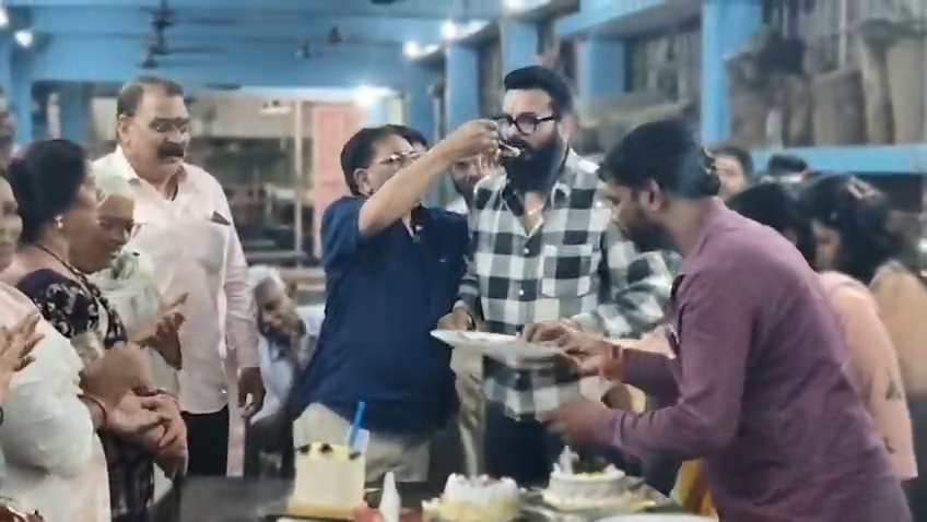 समाजसेवी एवं युवा नेता विवेक (मोंटी) जोशी का जन्मदिवस उल्लासपूर्वक संपन्न,गौ-सेवा और सद्भावना के साथ लिया जनकल्याण का संकल्प…