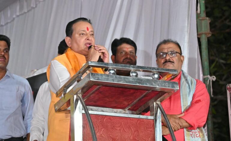 अधर्म पर धर्म और असत्य पर सत्य की शाश्वत विजय: बसना दशहरा मैदान में विधायक डॉ. संपत अग्रवाल की उपस्थिति में भव्य विजयादशमी उत्सव संपन्न…