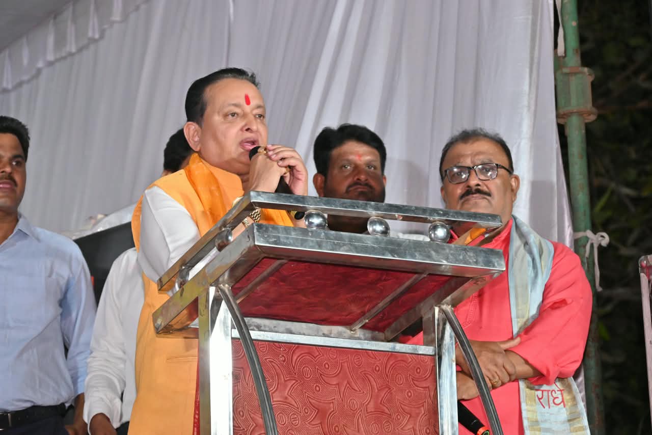 अधर्म पर धर्म और असत्य पर सत्य की शाश्वत विजय: बसना दशहरा मैदान में विधायक डॉ. संपत अग्रवाल की उपस्थिति में भव्य विजयादशमी उत्सव संपन्न…