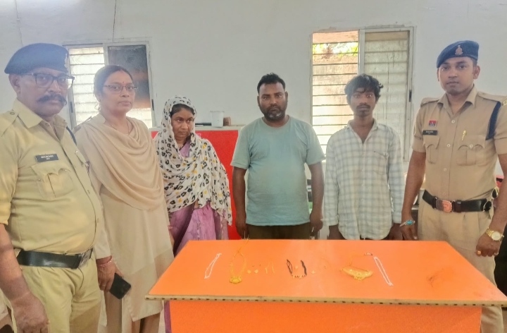 रायपुर: टिकरापारा में सूने मकानों को निशाना बनाने वाले चोर गिरोह का पर्दाफाश; एक महिला समेत तीन गिरफ्तार, 7 लाख के जेवर बरामद…