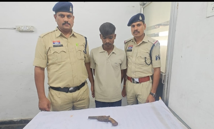 गुढ़ियारी इलाके से अवैध कट्टा के साथ शातिर बदमाश गिरफ्तार…